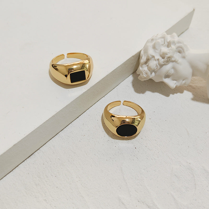 Bague Minimaliste Noire – Forme Ronde ou Carrée (Ouverture Ajustable)