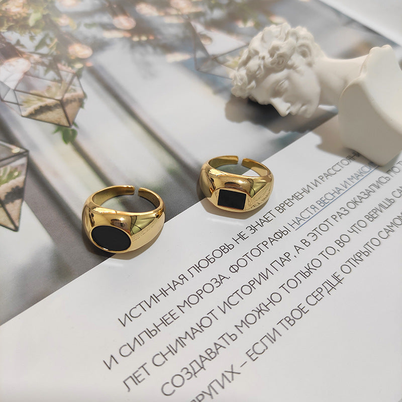 Bague Minimaliste Noire – Forme Ronde ou Carrée (Ouverture Ajustable)