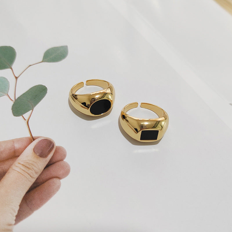 Bague Minimaliste Noire – Forme Ronde ou Carrée (Ouverture Ajustable)