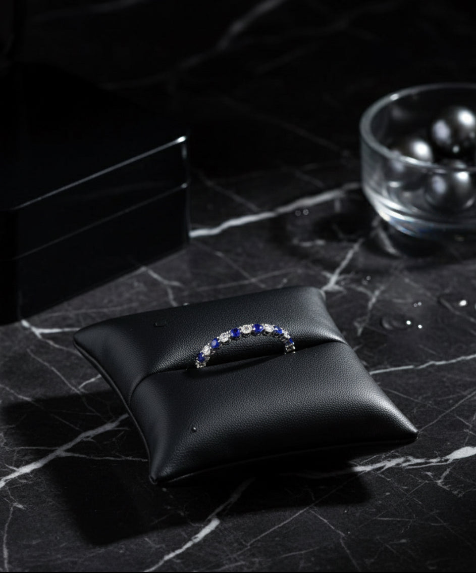 Row Diamond Ring – Red Sapphire Look (Platinum-Plated 925)